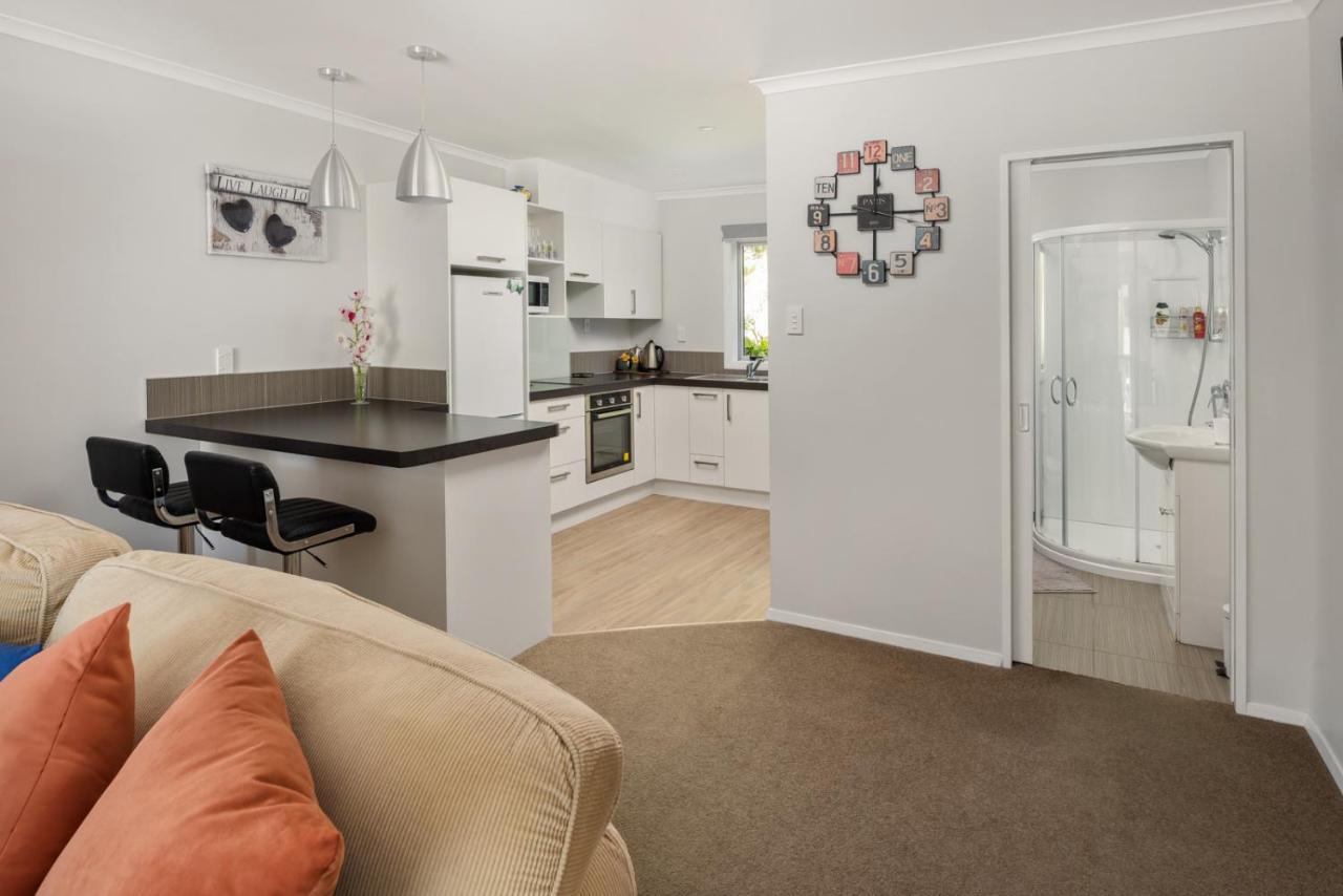 Fabulous Apartment With Private Spa Pool & Gym Picton Exterior foto